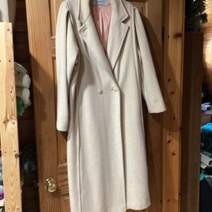 Freddi-Gail Vintage Wool blend Women’s coat in beige